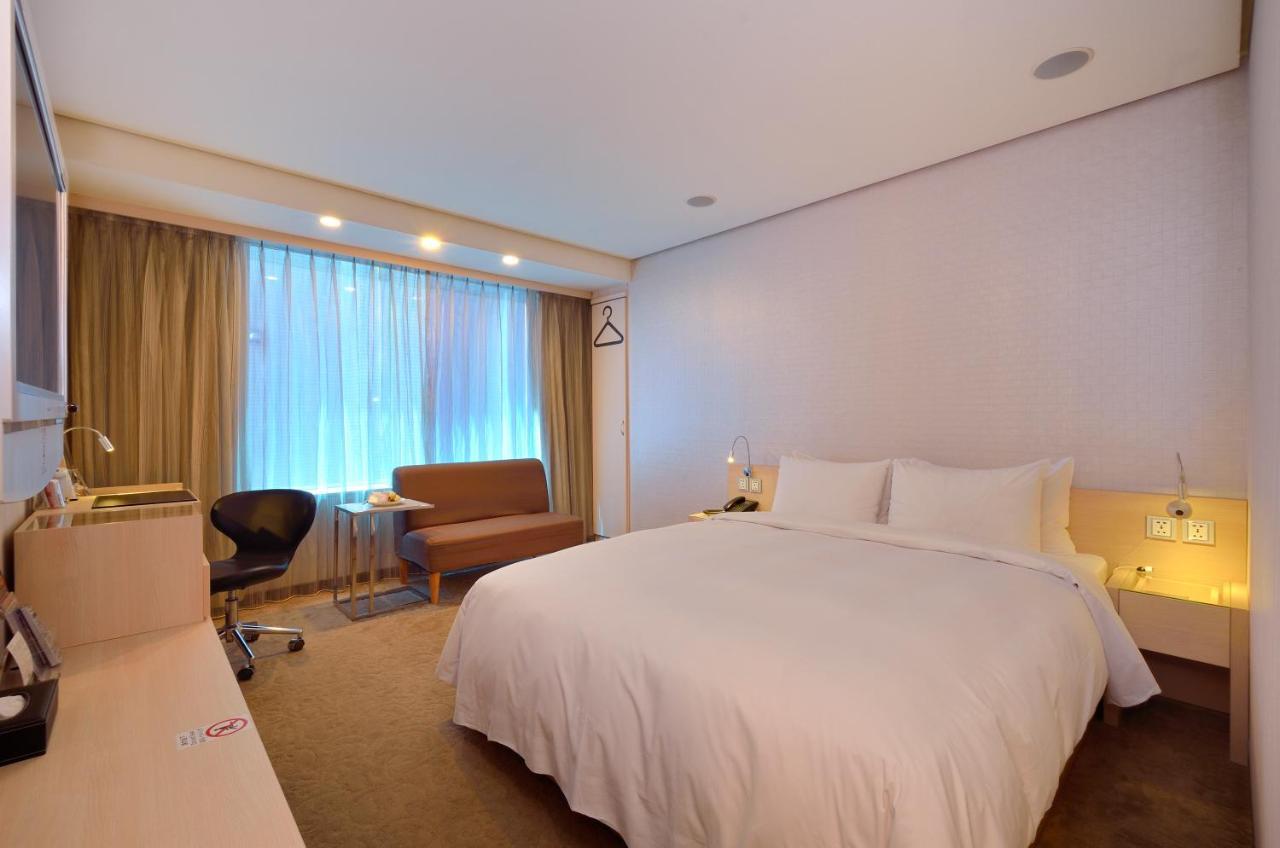 Yomi Hotel - Shuanglian Mrt Taipei Exterior foto